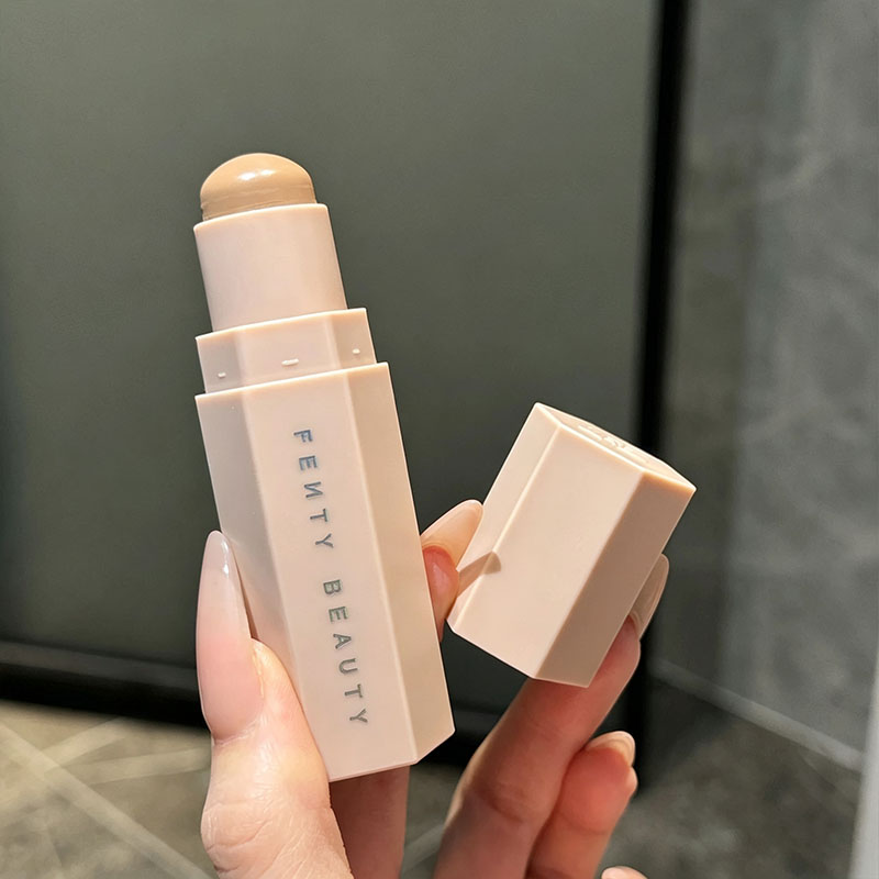 Stick Contouring Fenty Beauty  - Fenty Beauty Makeup Highlighter recensione e prezzo