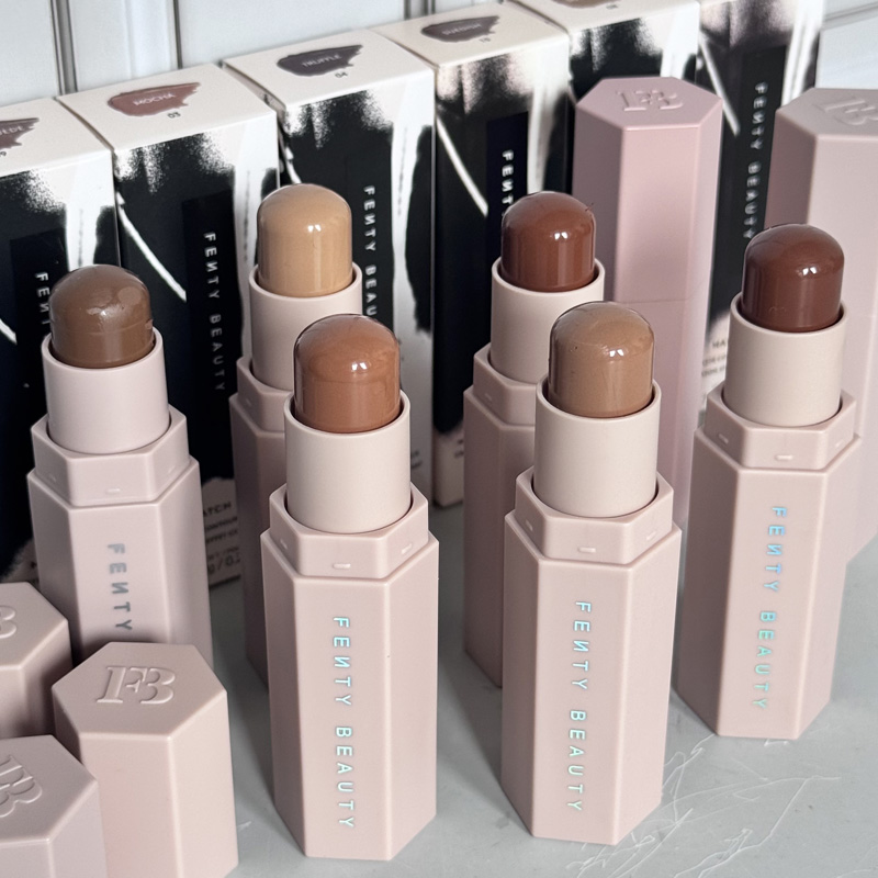 Fenty Beauty Contour Stick Mod - Fenty Beauty Makeup Highlighter recensione e prezzo