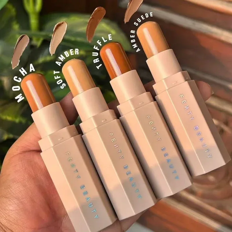 Fenty Beauty Body Diamond 3D H - Fenty Beauty Makeup Highlighter recensione e prezzo